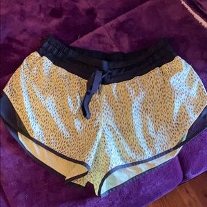 Lululemon Hotty hot shorts